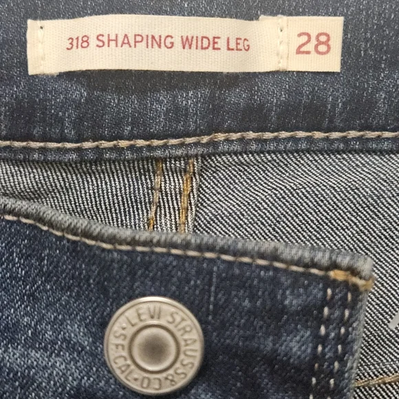 LEVIS 318 SHAPING WIDE LEG JEANS WOMEN'S SIZE 28 - Picture 5 of 6